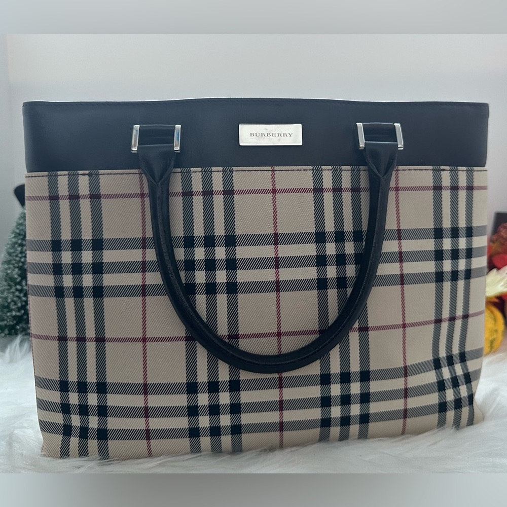 Authentic Burberry Vintage Nova Check Handbag